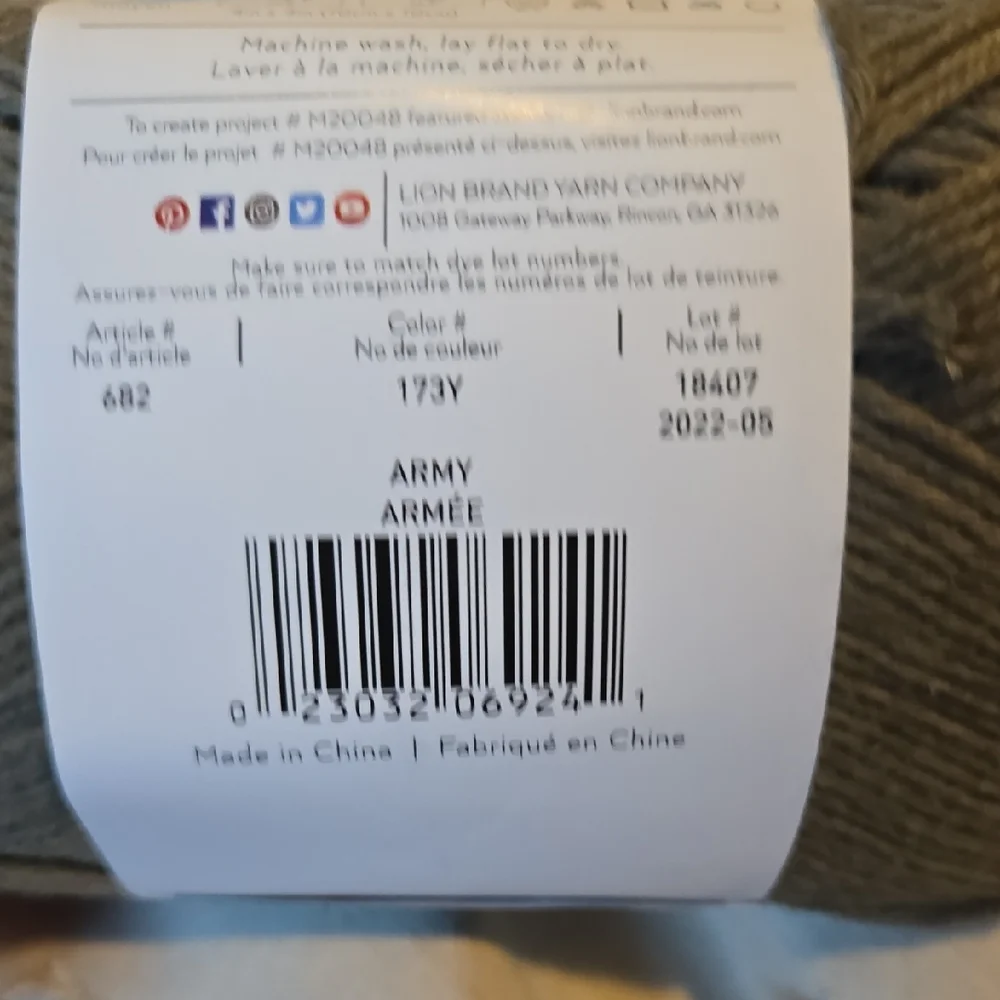 Lion Brand Touch Of LinenYarn Bundle - Picture 6 of 7